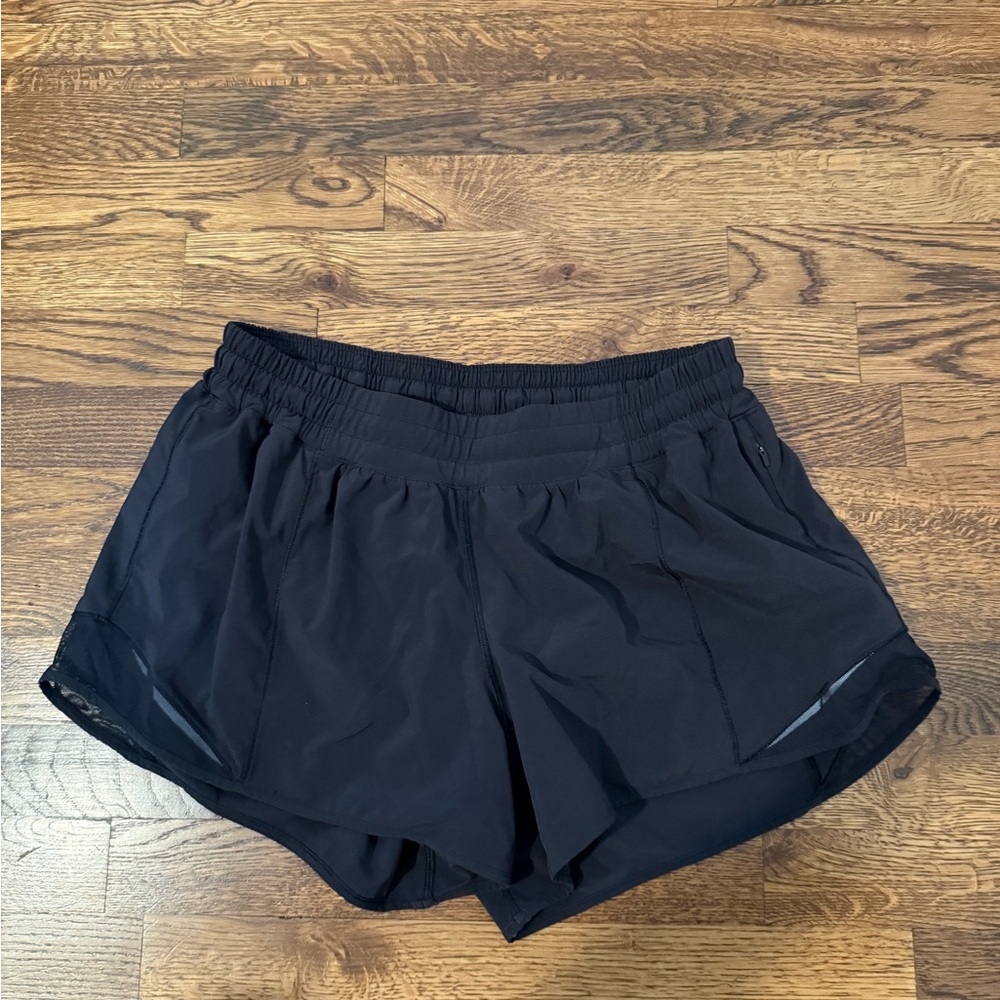 Lululemon Hotty Hot 4” shorts